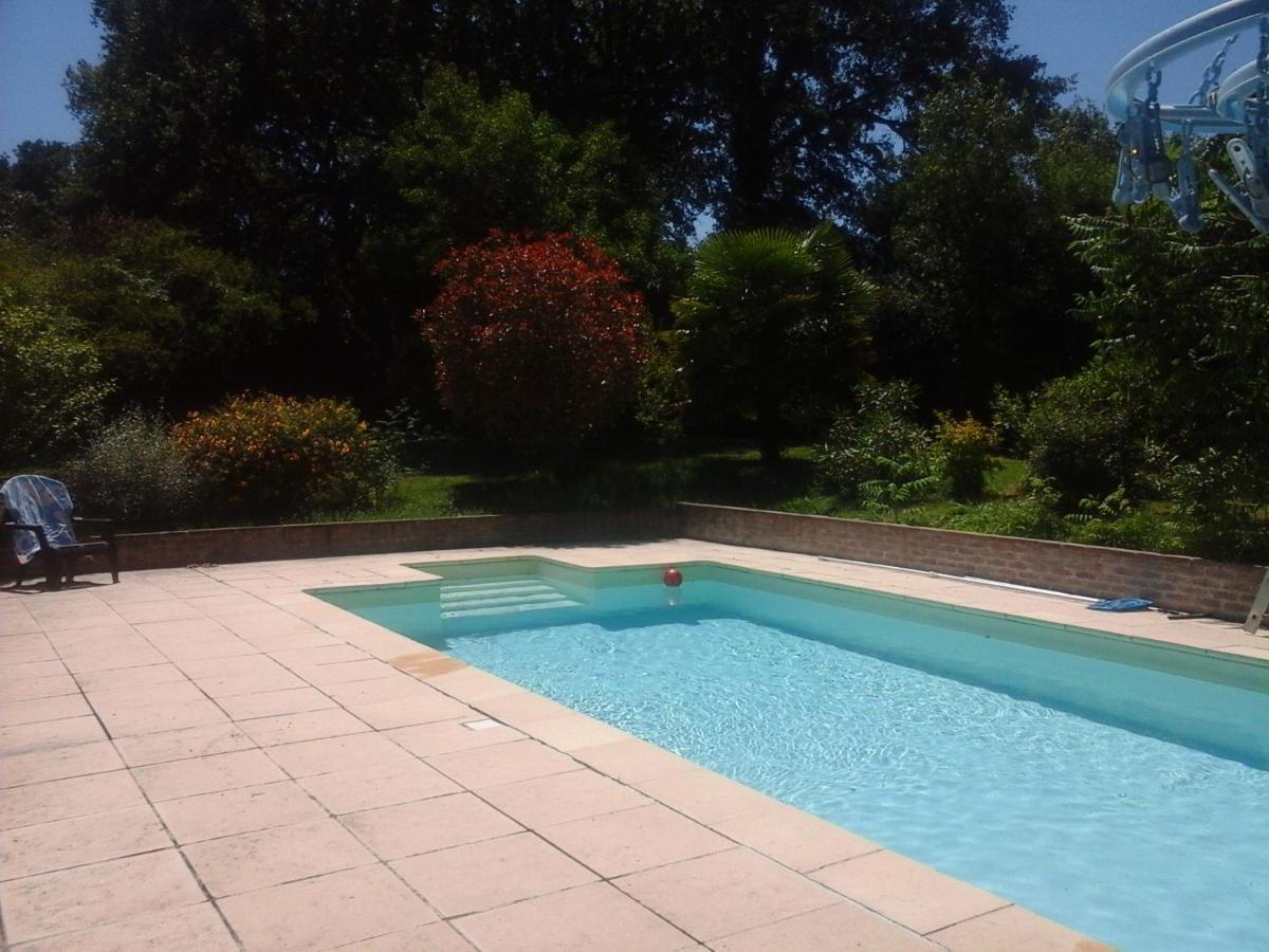 Gite Vacances Bosc D'Esquirol 4 Pers Escorneboeuf Bagian luar foto